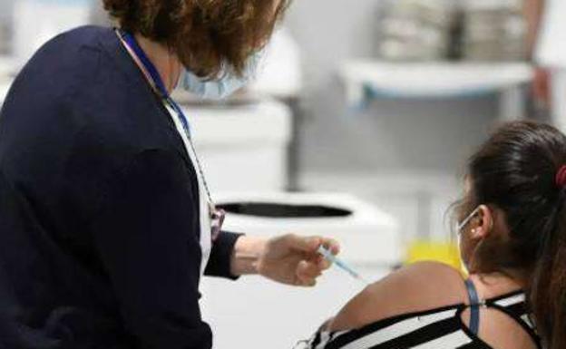 Vacunación de terceras dosis para nacidos en 1957 y 1958