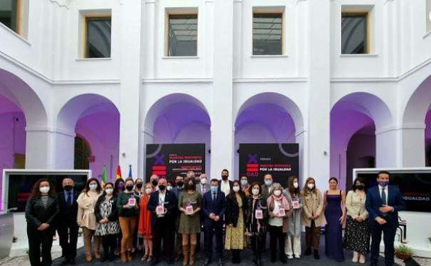 La Diputación de Badajoz distingue con los premios Nuestra Provincia, por la Igualdad a la Comisión Atenea del IES Alba Plata de Fuente de Cantos