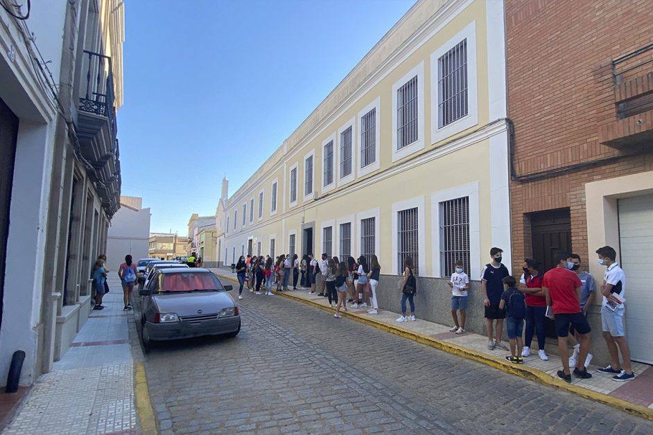 Un aula del colegio Nuestra Señora de los Dolores estuvo confinada por virus