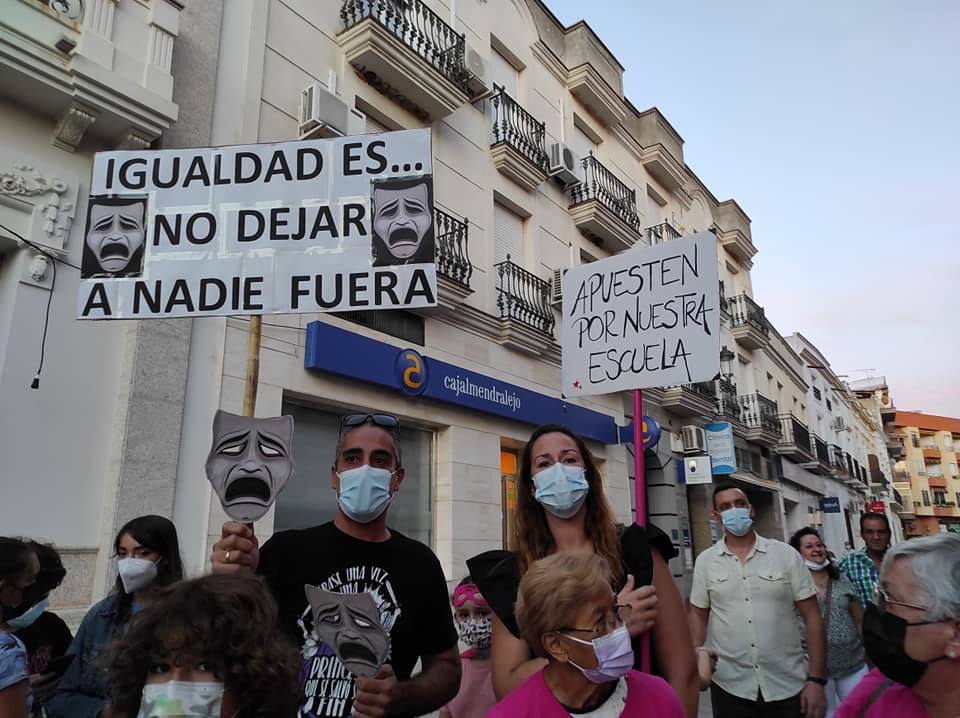 Alumnos de la escuela municipal de teatro piden se contraten más monitores para que «nadie quede fuera»