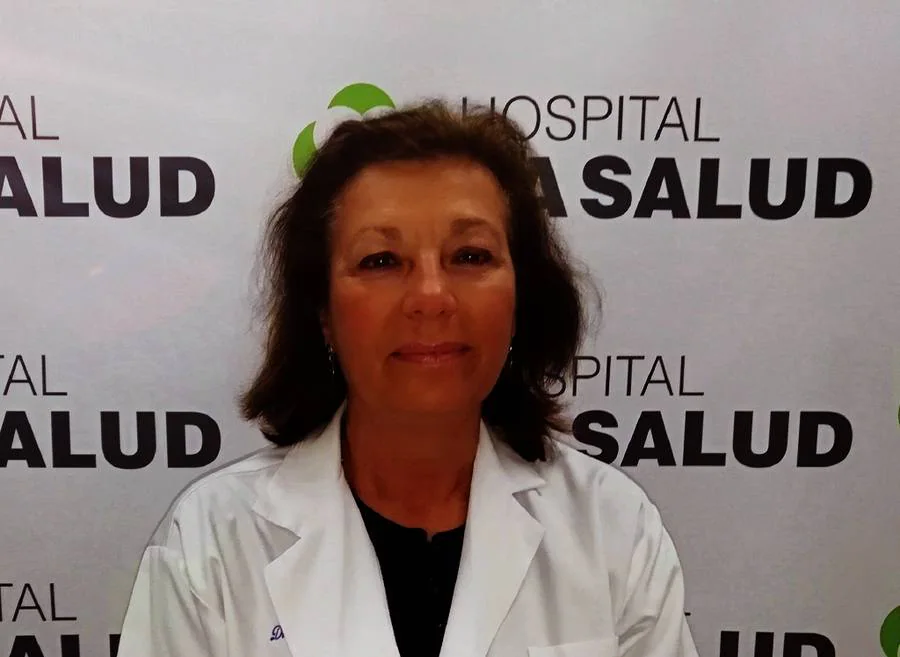 Pilar Moreno cuando ejercía de doctora cirujana en el Hospital Puerta del Mar.