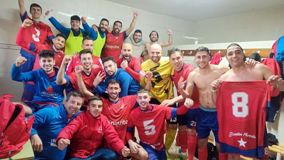Alegría inmensa en el vestuario del Guareña tras conseguir ganar en Hernán Cortés