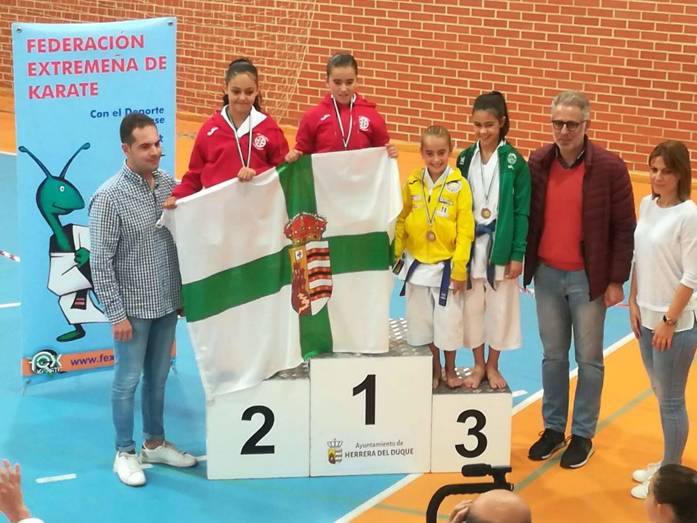 El S.P Herrera de Karate «arrasa» en el Campeonato de Extremadura de Promoción 2.019