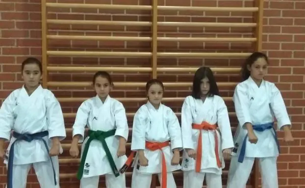 Lourdes Sanandrés y Candela Peña clasificadas para la Final de Liga Nacional de Karate