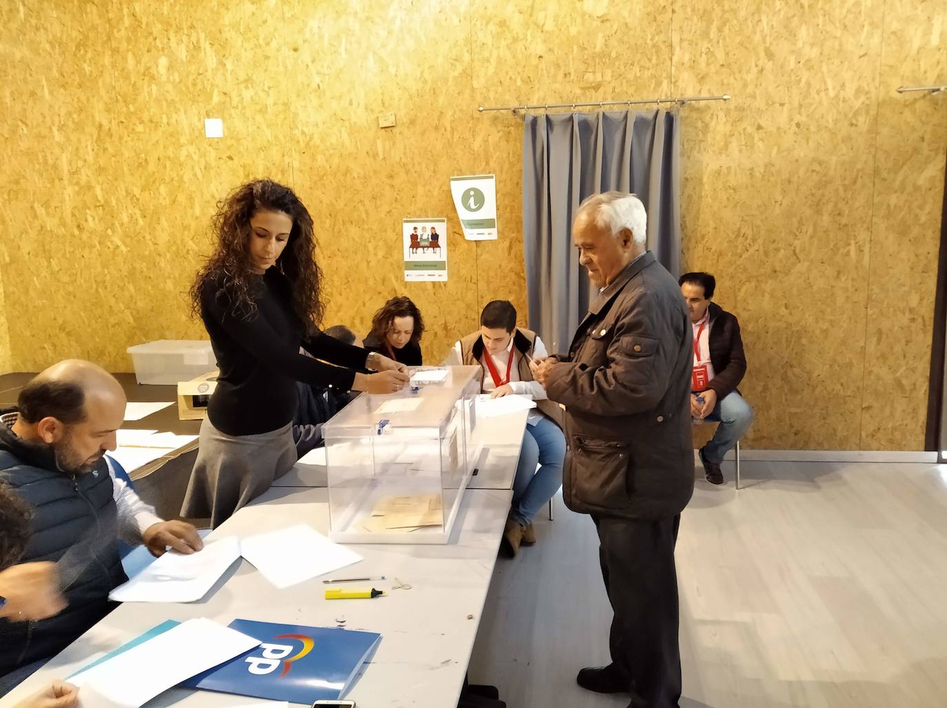 Normalidad en la constitución de las mesas electorales en Herrera del Duque