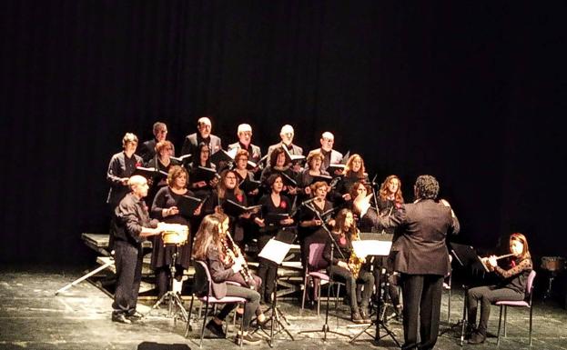 El Concierto de Navidad llena el Palacio de la Cultura de Herrera del Duque