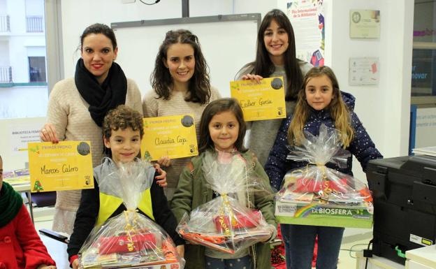 Marcos Calero, Esther Garcia y Claudia Caja, ganadores del VI Certamen de Cuentos Navideños