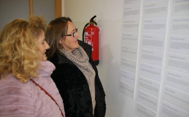 «Escrito por Mujeres» se puede visitar en el Palacio de Cultura de Herrera del Duque hasta el 6 de marzo