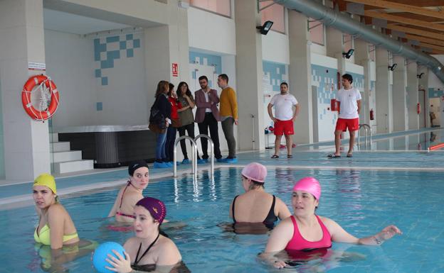 Herrera del Duque pionera en la preparación al parto en el agua