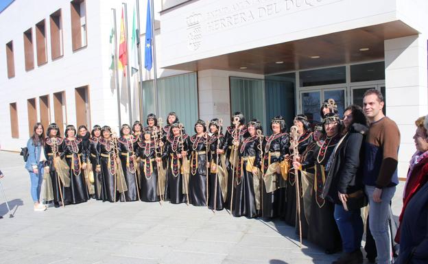La estudiantina «Olé» en el preludio del carnaval de Herrera del Duque