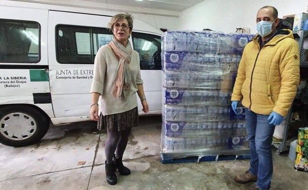 La planta embotelladora de Nestle Aquarel de Herrera del Duque, dona agua para la residencia de personas mayores de «La Siberia»