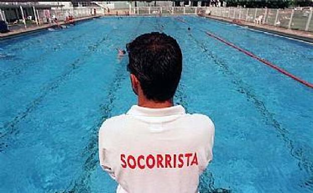 El Ayuntamiento de Herrera del Duque oferta 6 plazas de socorrista