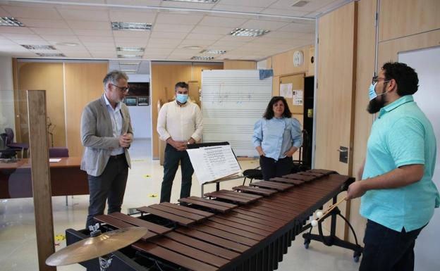 El Ayuntamiento de Herrera del Duque dota de mas instrumentos su Escuela Municipal de Musica