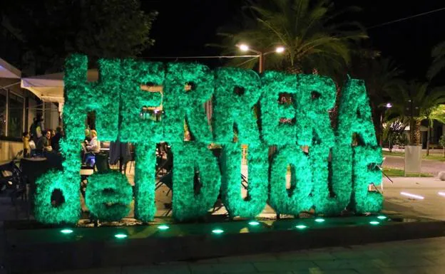 Herrera del Duque se tiñe de verde para conmemorar el «Día Mundial del Alzheimer»
