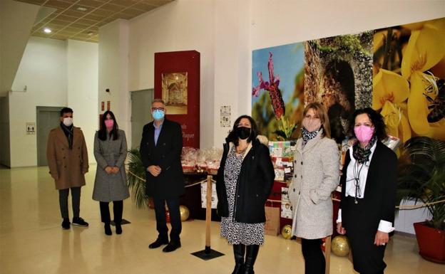 Los premios de la Campaña navideña están expuestos en el Palacio de Cultura