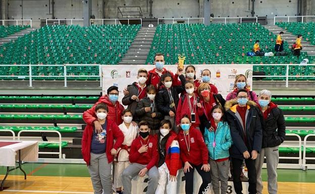El SP Herrera del Karate se proclama vencedor como club en Extremadura