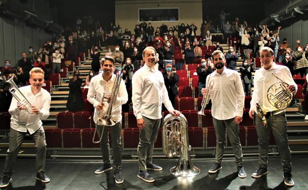 El quinteto «Barquisi Metal»ofreció un espectacular concierto en el Palacio de la Cultura