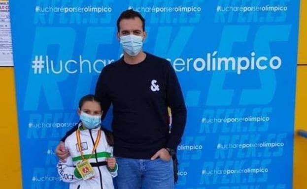 Candela Peña se proclama campeona en kumite en el campeonato de España Infantil