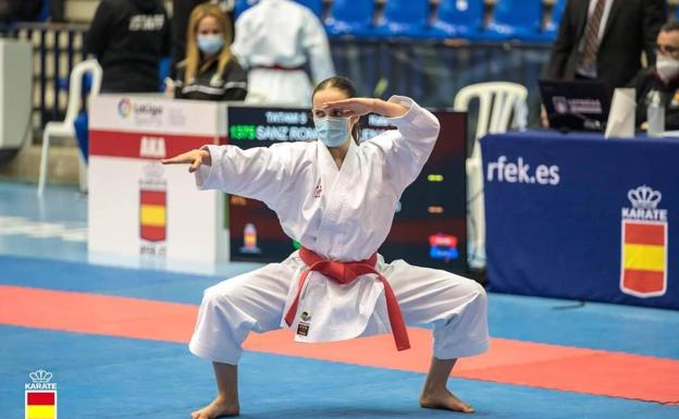 Elena Sanz representará a Extremadura en el Campeonato de España de Karate