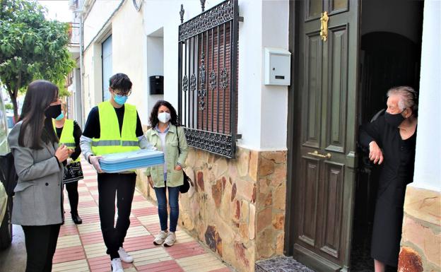El Ayuntamiento de Herrera del Duque continúa mejorando el Servicio de Comida a Domicilio para Personas Mayores