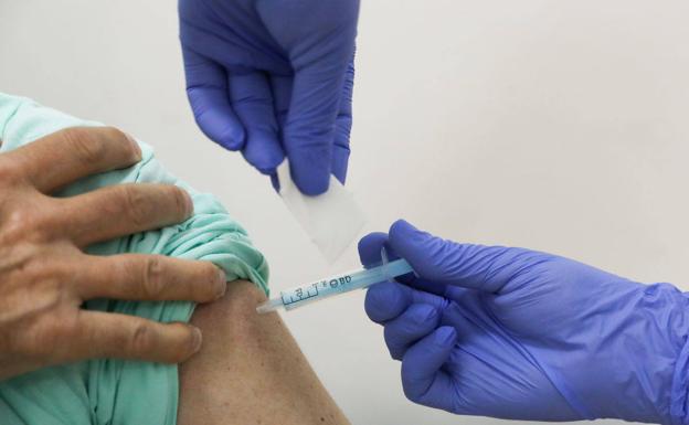 Hacen un llamamiento a las personas de 50-59 años que no hayan sido vacunados
