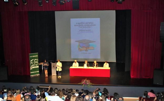 El I.E.S «Benazaire» gradua a sus alumnos de Bachillerato y Ciclos Formativos