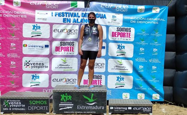 Elena Ayuso se clasifica en la V Regata Judex maratón celebrada en Alange