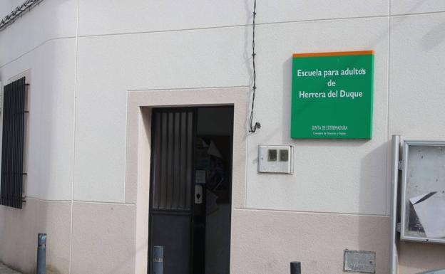 Abierto el plazo de la Escuela de Educacion para Adultos de Herrera del Duque