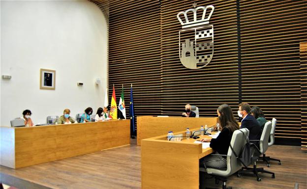 El Ayuntamiento de Herrera del Duque se manifiesta en contra las agresiones LGTBIFOBICAS