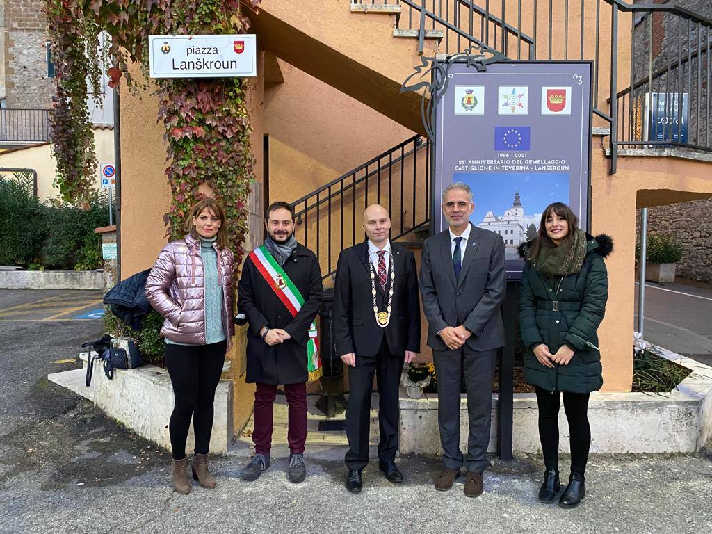 El alcalde de Herrera del Duque visita el pueblo hermano de Castiglione in Teverina