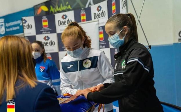 Elena Sanz Romero medalla de bronce en el campeona de España cadete, Junior y Sub-21