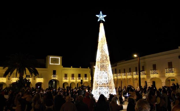 Herrera del Duque enciende su alumbrado navideño