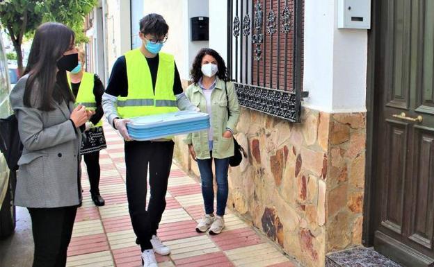 El Ayuntamiento de Herrera del Duque publica las bases para la creación de una Bolsa de empleo de auxiliares de reparto de comida a domicilio
