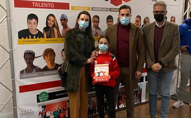 La herrereña Candela Peña ha sido galardonada en los II Premios Diputación Contigo Talento y Singulares