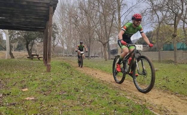 Álvaro Lobato se impone en la Maratón de la Miel de Fuenlabrada