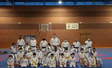 La Escuela Municipal de Karate SP Herrera consigue 11 medallas en la primera fase zonal Judex Badajoz