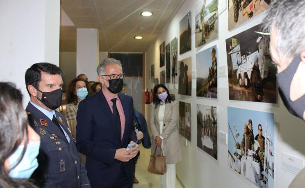 La exposición fotográfica Misión en Líbano estará en Herrera del Duque hasta el 27 de marzo