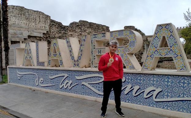 Ismael Muñoz de la Flor logra ser campeón de la Liga Nacional de karate