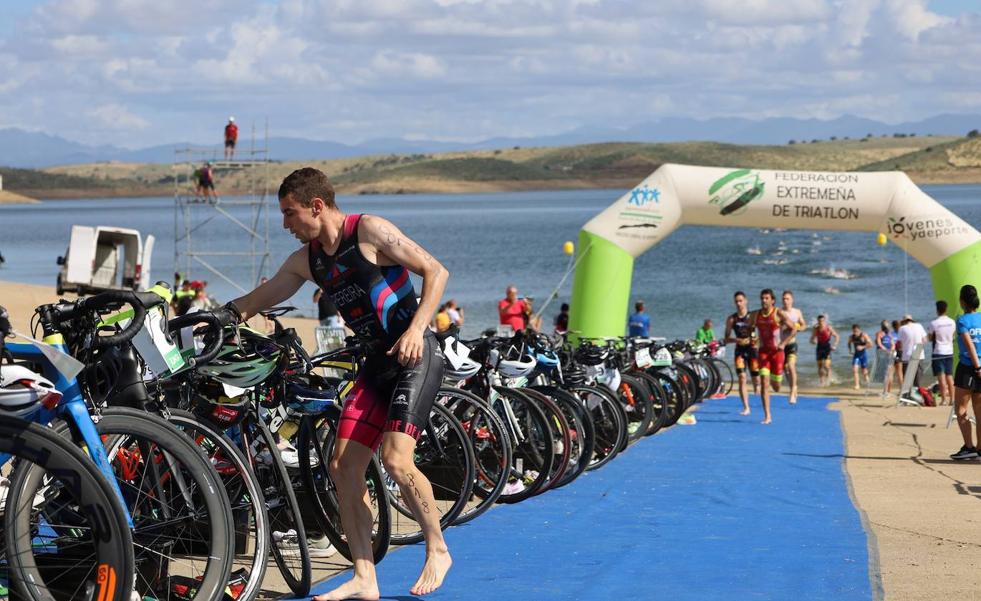 II Triatlón Playa de Peloche volverá el 4 de junio