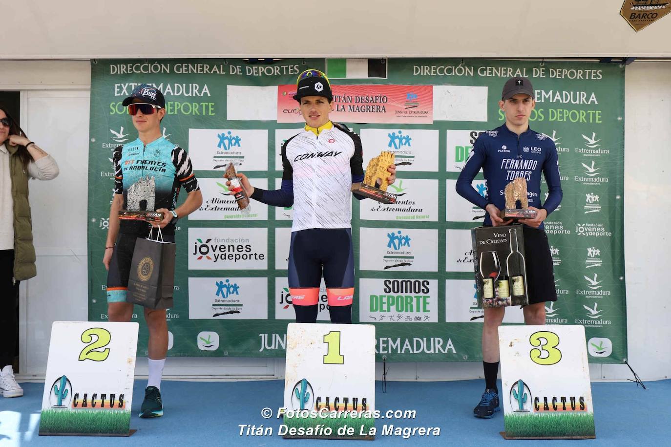 El corredor Iván Coca del Rio Ucero de Madrid, ganador de la prueba ciclista BTT Desafío de «la Magrera»