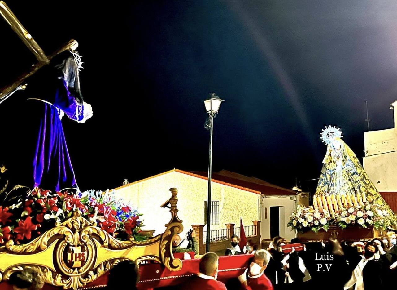 Ntro Padre Jesús Nazareno y Ntra. Sra de los Dolores, procesionaron este miercoles por las calles de Hornachos