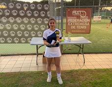 Adela Mendoza Gómez, Campeona Extremeña de Tenis en categoría de cadetes, «mi siguiente reto es competir a nivel nacional».