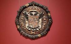 El escudo imperial del Artesonado de la Parroquia, Pieza Invitada del Museo Catedralicio de Badajoz