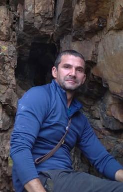 Jesús Guerra Galván, «Aficionado al Arte Rupestre» ,,,,, «Quizás seamos el término municipal con más abrigos de pinturas esquemáticas de la península ibérica»