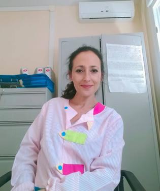 Almudena Acedo Orozco «Maestra», y directora del Colegio Público Ntra Señora de los Remedios … «tenemos que estar para enseñar a todos por igual; aplaudir sus logros y ayudarlos a seguir adelante»