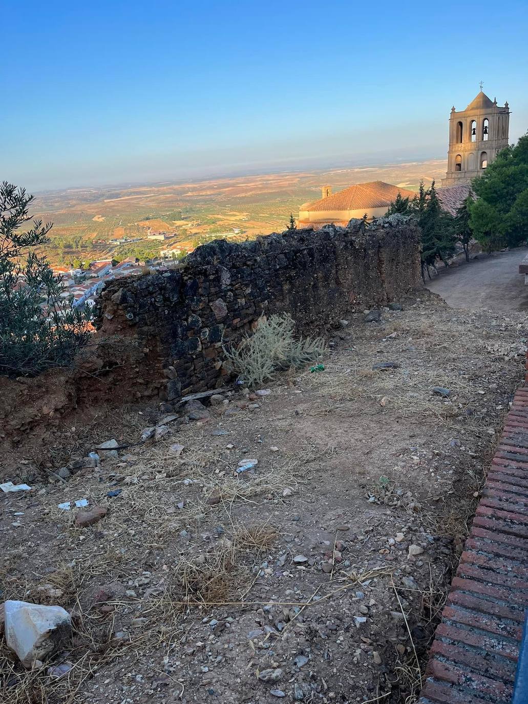 Se acometerán diferentes obras de mejoras en el entorno urbano del Templo Parroquial