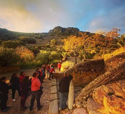 ADENEX ha llevado a cabo en la Sierra de Hornachos una de sus denominadas«Rutas al atardecer»