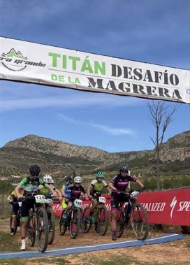 230 corredores han participado en la VII Titán «Desafío de la Magrera»