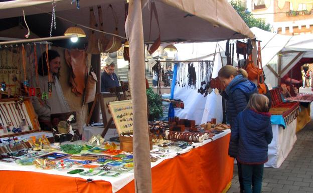 El mercado medieval acoge casi medio centenar de actividades de animación