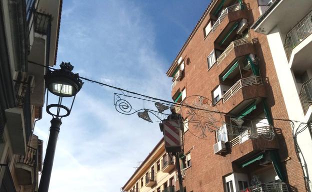 Hoy se ha empezado a instalar el alumbrado de Navidad